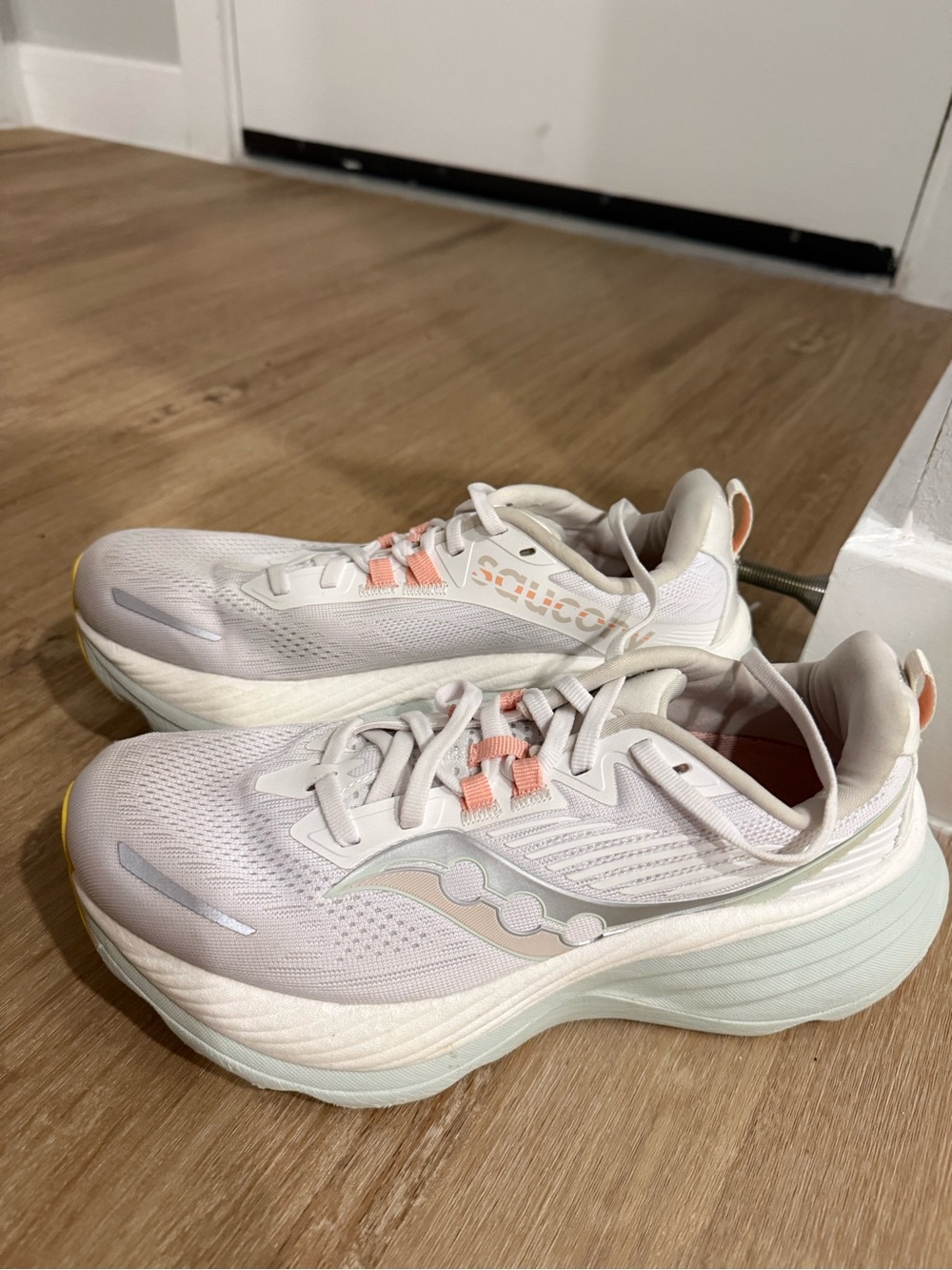 Saucony Hurricane 24 - Picture 2 of 5